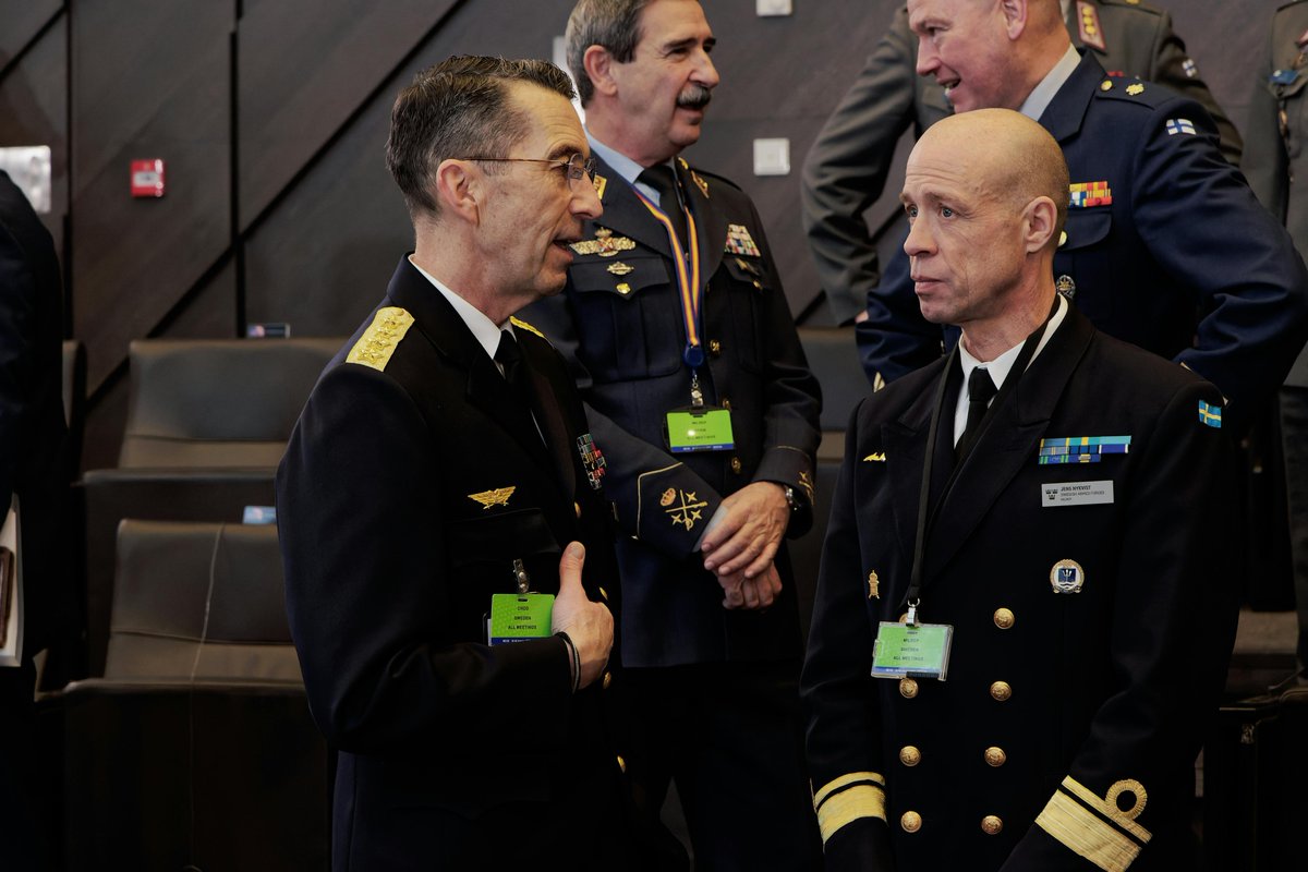 NATO_PASCAD's tweet image. #ChangingoftheGuard - the #NATOMC bid farewell to 🇸🇪 MilRep, RADM Nykvist &amp;amp; welcomed 🇸🇪 VADM Haggren.

Both submariners, navigating uncharted waters on their way to their final destination as a fully-fledged #NATO member.