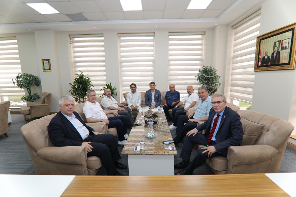 ASKF olarak,
geçtiğimiz hafta Erenler Belediye Meclisinde gerçekleştirilen oylama sonucunda Belediye Başkanı seçilen Sn. Rahmi Şengül’ü ziyaret ederek hayırlı olsun temennilerimizi ilettik. Rabbim Erenler’imiz için güzel hizmetlerde bulunmayı nasip etsin. <a href="/RahmiSengul54/">Rahmi Şengül</a>
