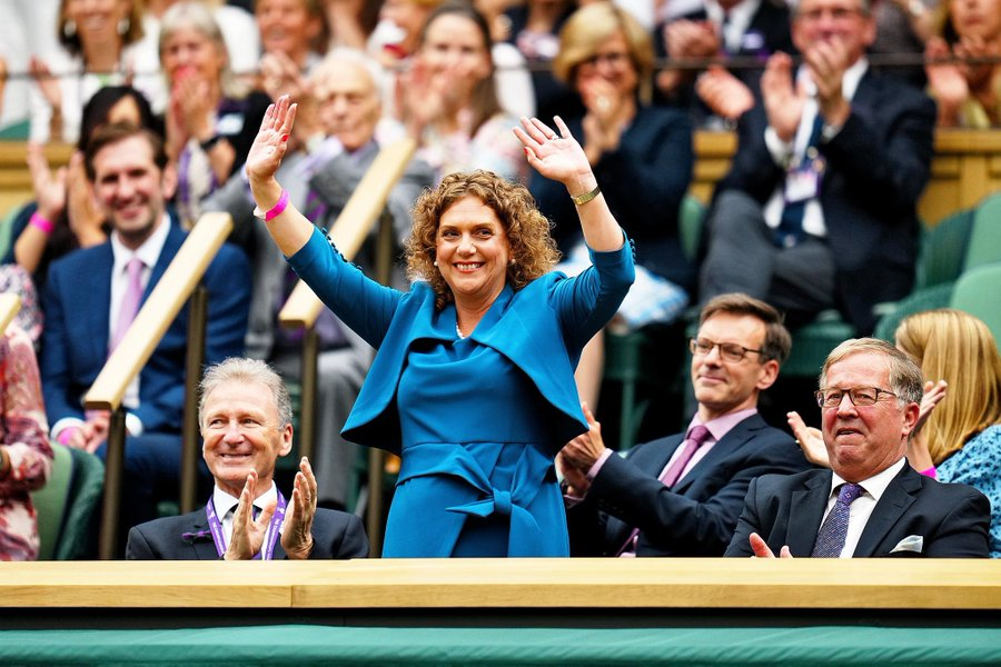 Captain Tom's daughter should be on trial for fraud, not standing up to get applauded at Wimbledon.    

RT if this disgusts you too.