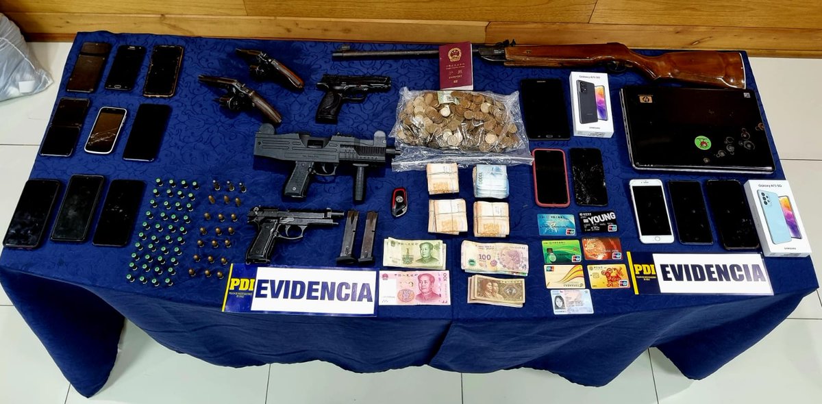 FRValparaiso's tweet photo. Investigación de la Unidad Regional de Análisis Criminal y Focos Investigativos #SACFI #SanAntonio junto a #BIRO @PDI_Valparaiso permitió detener a siete personas por robo con violencia e intimidación, tenencia de armas y municiones. Hoy serán formalizados por @FiscaliaRegionV https://t.co/r51RyzTrb6