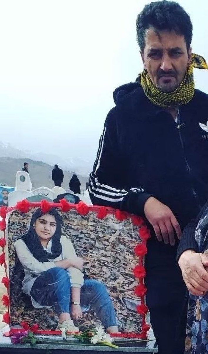 Das ist #HashemSaedi , der Vater von #SarinaSaedi . 
#IRGCterrorists‌ ermordeten seine 16-jährige Tochter im Okt 2022 durch Schläge auf den Kopf und verurteilten ihn nun zu 40 Peitschenhieben und sechseinhalb Monaten Haft. 
Sarina wollte nur frei sein!
@UN_HRC @UNICEFgermany
