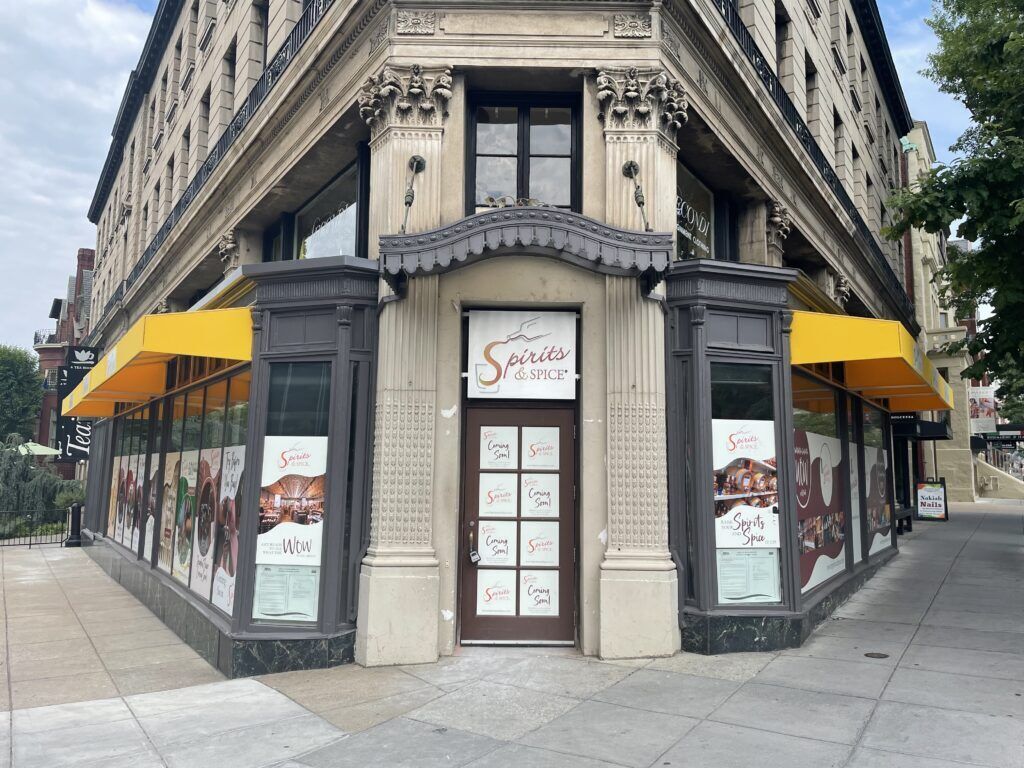 dcchamber's tweet image. 🥂🎉 Thrilled to welcome Spirits &amp;amp; Spice, the newest member to the DC Chamber of Commerce family! Located at 1700 Connecticut Ave NW, they&apos;re redefining culinary expectations. #SpiritsAndSpice #DCBiz #DCSmallBusiness (1/3)