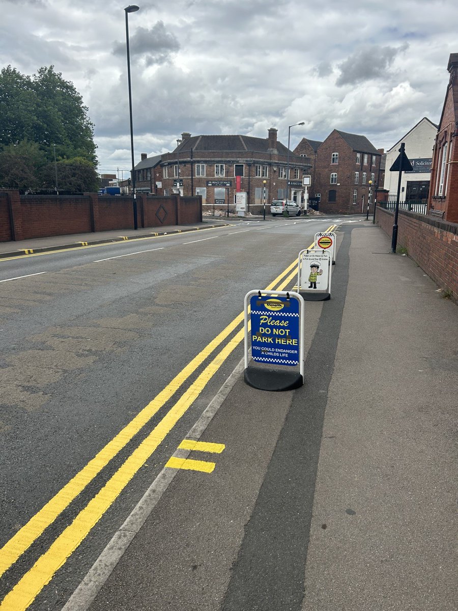 StGilesPrimary's tweet photo. It is an 🚔offence🚔 to stop or wait in your vehicle outside St Giles’ CE Primary School. This is to help make the road safer for pedestrians – particularly children.  Please park at the Wakes Ground Car Park, it is FREE and only a short walk from the school. 🙏🏽@WalsallCouncil https://t.co/rOEkL0slTs