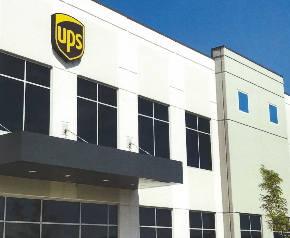 Furlong Building completed its largest interior warehouse project to date, a 450,000 sq ft. build-out of a big box warehouse for a Fortune 100 Company in Walton, Kentucky. This project features a tilt-up truck wash building, customer service building, new dock and more!