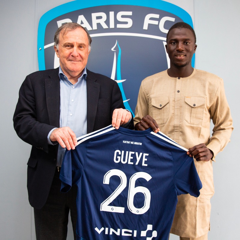 ParisFC's tweet photo. 𝐋𝐚𝐦𝐢𝐧𝐞 𝐆𝐮𝐞𝐲𝐞 𝐝𝐞 𝐫𝐞𝐭𝐨𝐮𝐫 𝐚𝐮 𝐏𝐚𝐫𝐢𝐬 𝐅𝐂 !

Le club de la Capitale est heureux d'annoncer la signature de @Laminegueye98 dans le cadre d'un transfert définitif en provenance du FC Metz. 

🔵⚪ #CertifiéParis