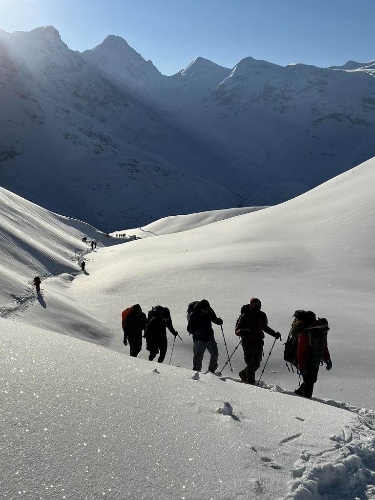 DavidArthurSto1's tweet photo. Put on your boots and crampons and join me on my latest Himalayan adventure climbing the Thorong La pass on the Annapurna Circuit in Nepal!
You can find my latest blog on my website . . . 'Beyond the Sacred Mountains' at https://t.co/2ovXge7YO3
Regards
David
#nepal #annapurna https://t.co/RvfmYpsNXa