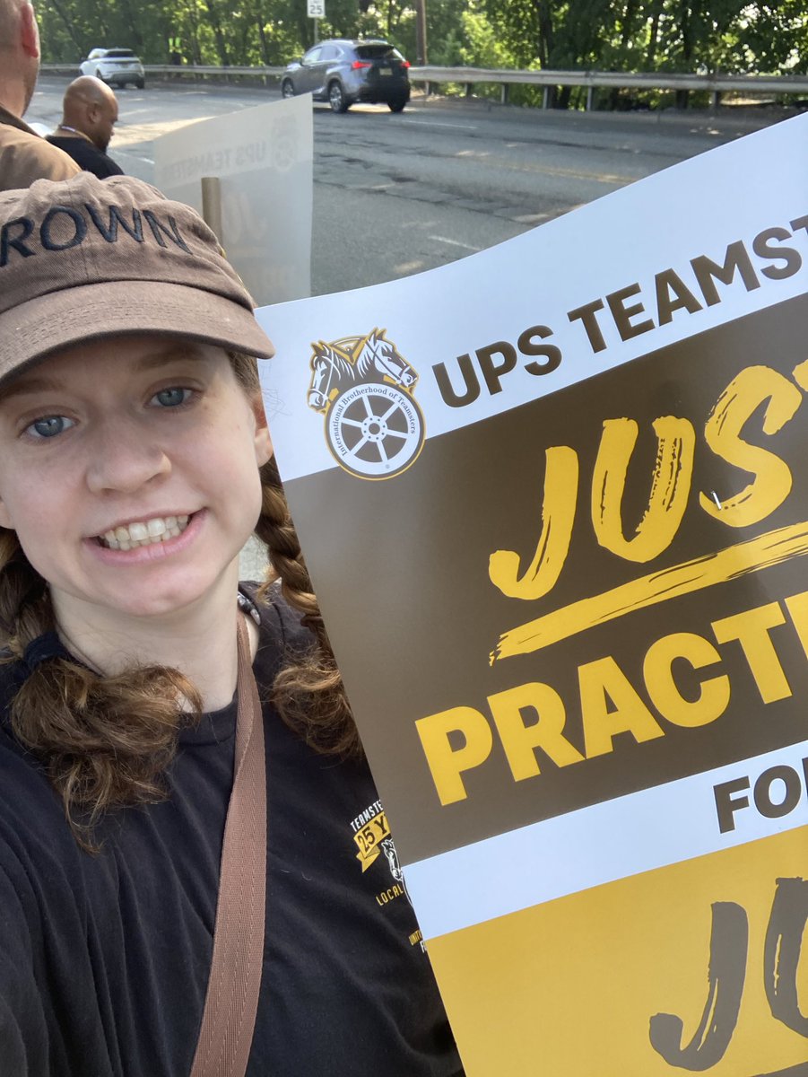 alliecsays's tweet image. we’re #justpracticing &amp;amp; we’re not stopping til we get the contract we deserve!!