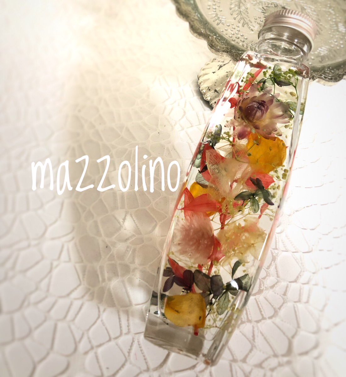Mazzolino_Chie's tweet photo. デザインが気に入らなくてリメイクした
 ～その2～

自分で染めた赤のラスカスが良いアクセントになって「ちりめん」みたいになりました❤︎

#日本ハーバリウム協会⠀
#ハーバランド⠀
#Japaneseherbarium
#ハーバリウム⠀
#ハーバリウムレッスン⠀
#ハンドメイド
#自分作品⠀
#mazzolino https://t.co/6BMztpoqH6