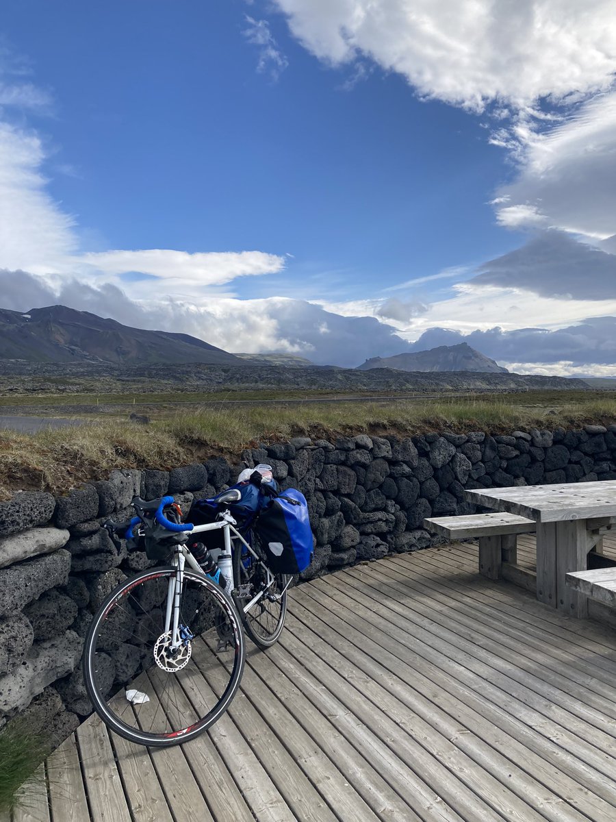 _yusuke_kamata_'s tweet image. アルナルスタピ
火と氷の国?風の国だ。
#iceland #arnarstapi #自転車旅