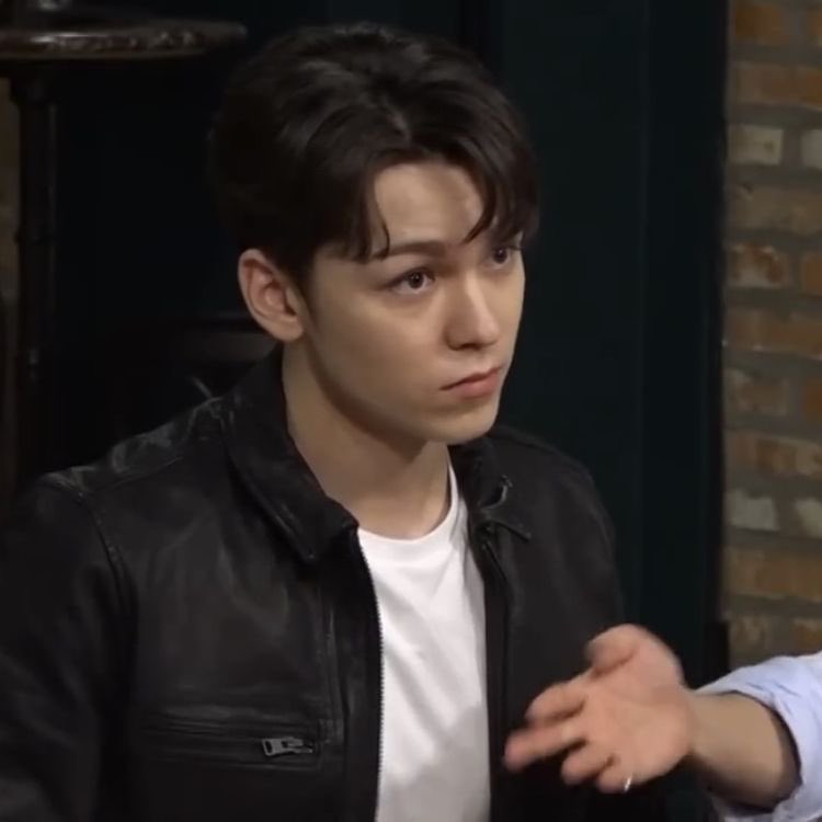 gialleries's tweet image. cat parents 
vernon three tweets au