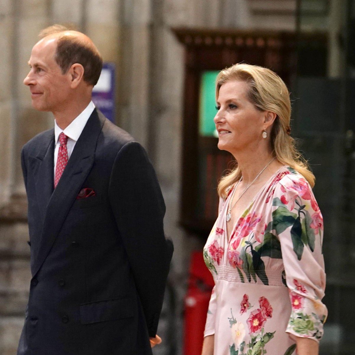 Couple goals! ✨#duchessofedinburgh #dukeofedinburgh #thedukeofedinburgh #theduchessofedinburgh #sophieduchessofedinburgh #duchessofedinburghsophie #dailysophie #sophieedinburgh #theedinburghs #princeedward #sophierhysjones #sophiewessex #royalfamily #britishroyalfamily #Royals