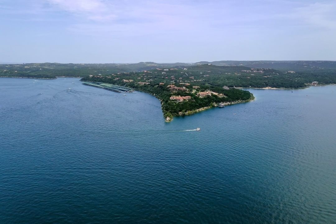 austintxthings's tweet photo. 🚀 Meet Terradepth @terradepth, the #ATXStartup taking ocean exploration to new depths with their autonomous submersible. They're mapping the ocean floor and revolutionizing how we understand our oceans - all from Lake Travis, Austin! #KeepAustinInnovating #AustinTexas https://t.co/5QuFkD9gvK