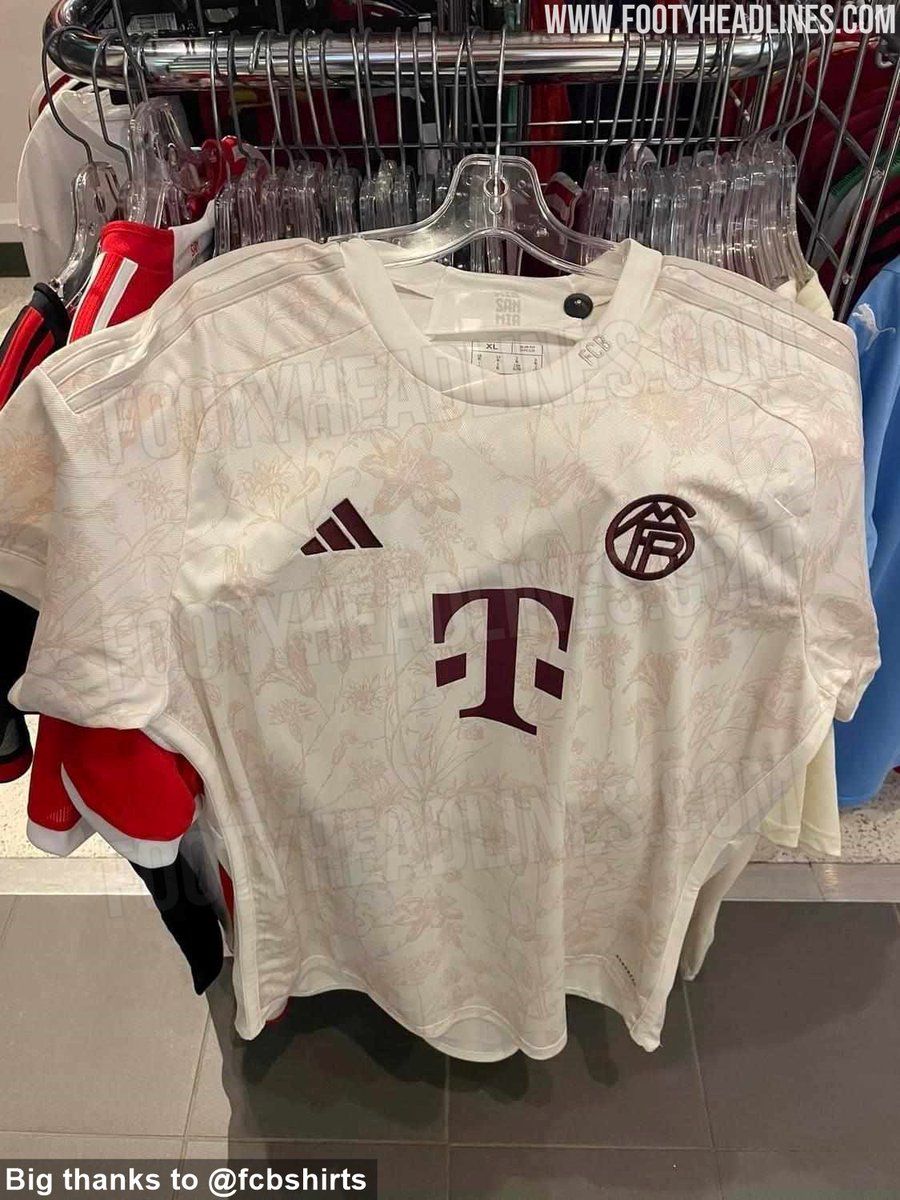 iMiaSanMia's tweet photo. 📸 Bayern's 2023/24 third kit [@Footy_Headlines] https://t.co/uDpHGRbToJ