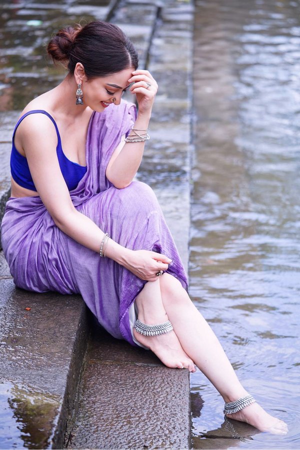 F0RpTF7aAAAUbLQ?format=jpg&name=900x900