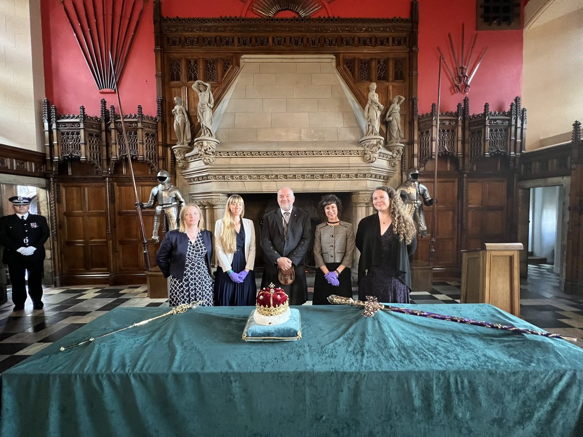 DSM888's tweet image. Some of my great team at @edinburghcastle this morning #conservation #collectionsmanagement