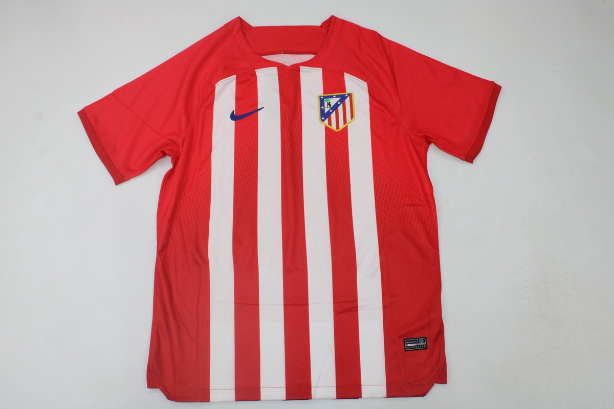 elwandis's tweet photo. 🏆 SORTEO POR LA VUELTA DEL ESCUDO 😋

Mirad qué preciosidad os traigo con el escudo legítimo en el pecho. La del año que viene. 

A LOS 700 RTs sorteo una segunda camiseta. Me la pela.

1- Dar RT al Tweet 
2- Seguir a @Ctinfo_17 y a @putacalor_ 

Ganador el 13/07

¡Suerte! https://t.co/Ktq8TybemL