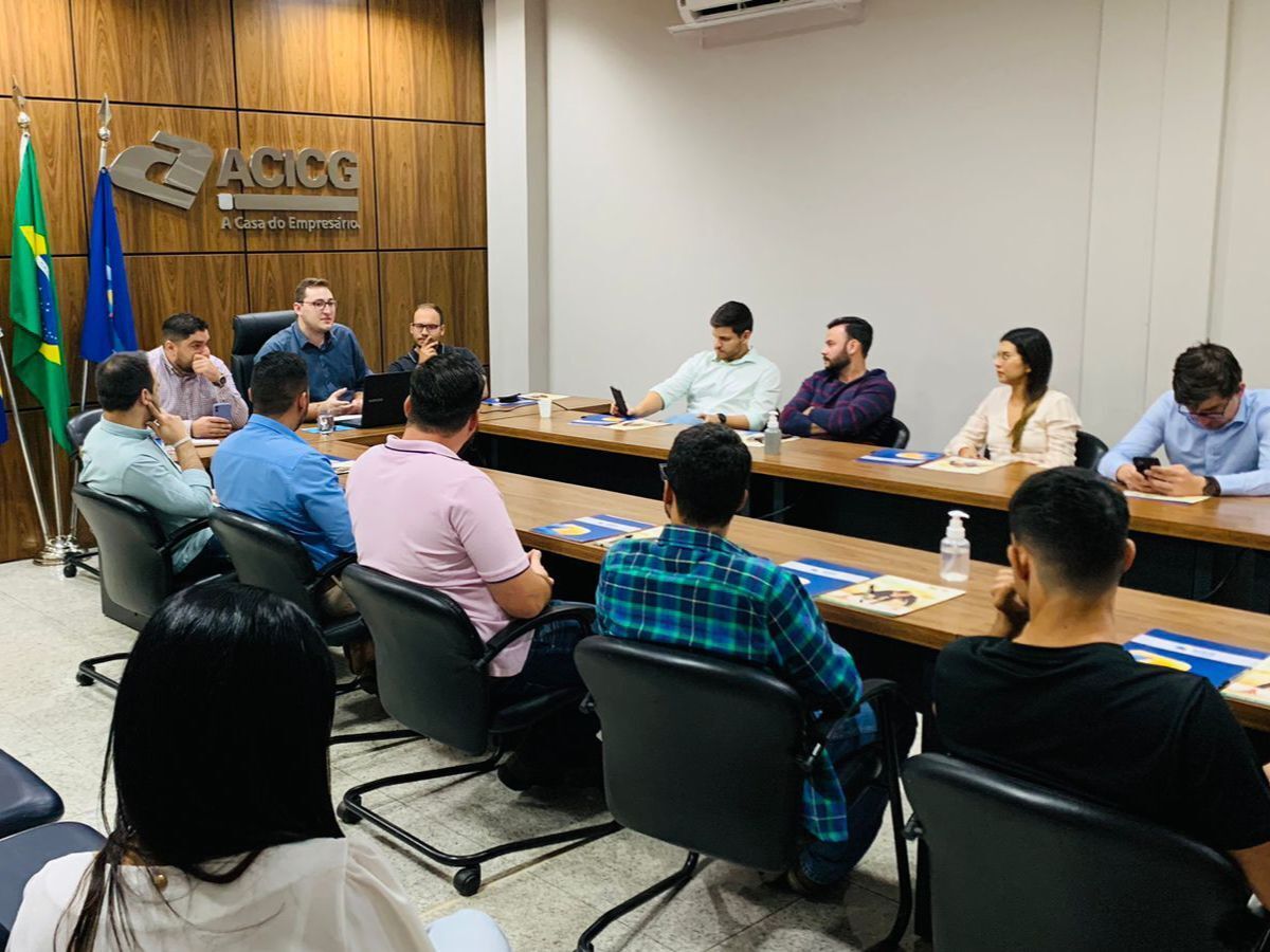 ACICG's tweet photo. O Conselho de Jovens Empresários se reuniu na ACICG na noite de ontem. Renato Borges esteve conosco e ensinou os nossos convidados como escalar um time de marketing e vendas. 

@renatoborgesss 

#acicgms #cje #jovensempresarios #encontro #networking https://t.co/A5dvrnYQUp