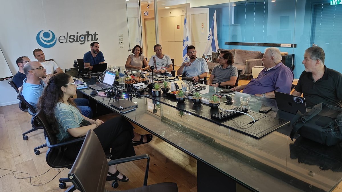 elsight's tweet photo. Meeting with the team from the Israeli National #Drone Initiative (INDI), discussing how we can help the drone industry in Israel grow and have a global impact, showcasing features such as #5G, #RemoteID, ADSB, and super-secret things we can't share yet 🤫 https://t.co/zZlTDyxUYt