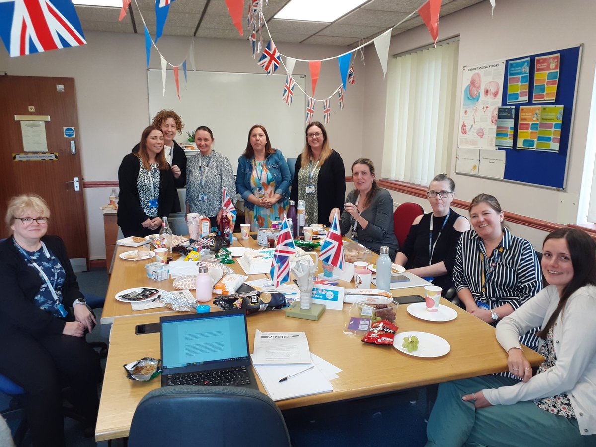 BCHFTHaltonSLT's tweet photo. How best to celebrate 75 years of the NHS? With cake &amp; colleagues of course!🎂🍰🎉#Halton #AdultSpeech #Bridgewater #NHS75 #community https://t.co/0Xm2LAmJCd