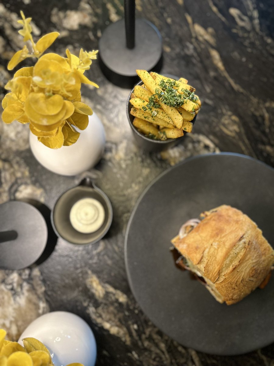 cona_restaurant's tweet photo. Steak Sarnie π₯ͺ Garlic Herb Fries π
#midweekspecials https://t.co/hgin9QSrxv