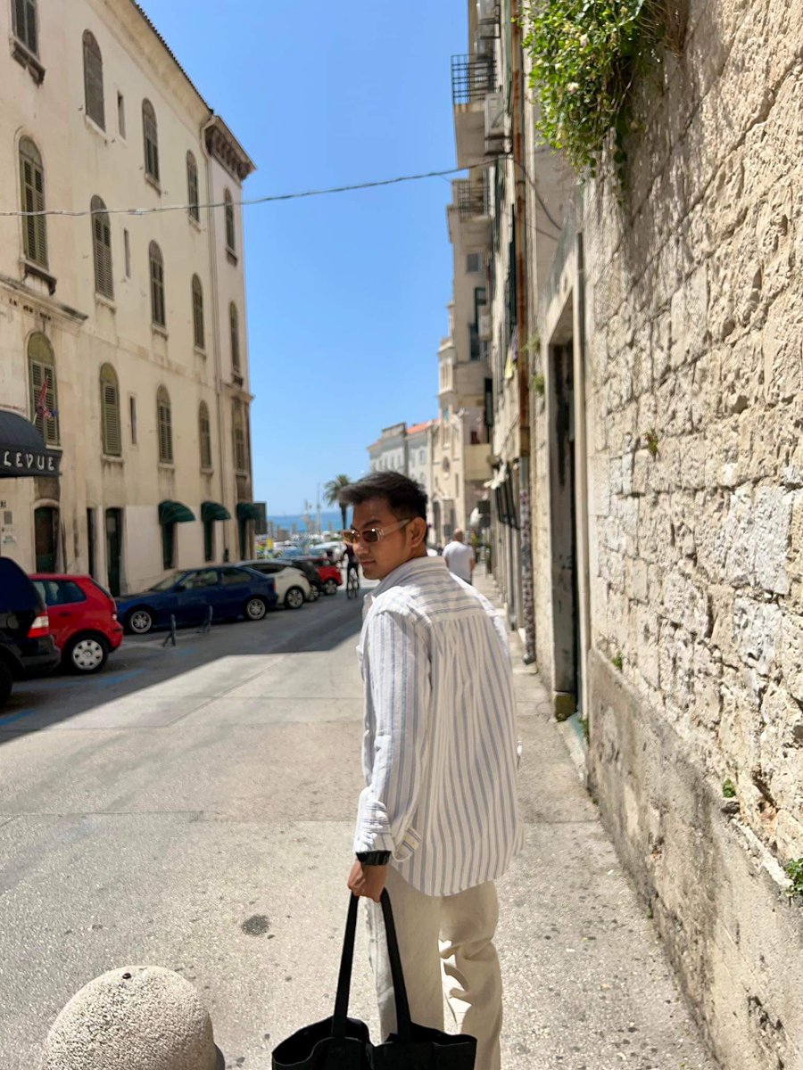 luigialpha_'s tweet photo. Charles Justine Go
📍Prague, CZ 🇨🇿
💼: Software Engineer, 28
IG: https://t.co/zMkIhmySff
TW: n/a
1. Likes listening to pop (huge Swiftie)
2. Likes watching sunset and spending time on the beach
3. Likes playing volleyball 🏐
🚩: Bad communicator
#SingleFriends https://t.co/CLmJBfBnyr