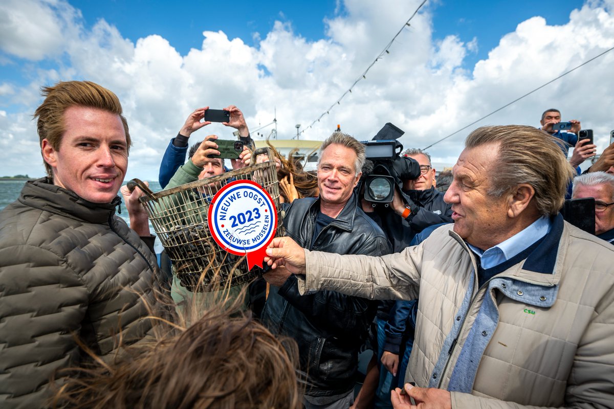 Eerste Zeeuwse mosselen 2023 van uitstekende kwaliteit! Nieuw seizoen bodemcultuur van start met lancering ‘Loaded mosselen’ als borrelhap.

Lees meer: mosselen.nl/nl/persbericht…