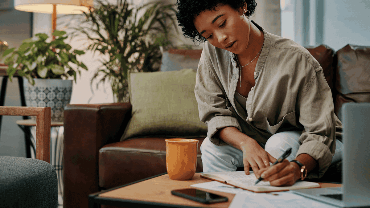 Setting goals at work is never as straightforward as we think it will be or would like it to be. Fortunately, using a SMART Goals Template can help immensely. Download your copy now and keep it on hand for when you need it down the road. hubs.li/Q01V_RbY0