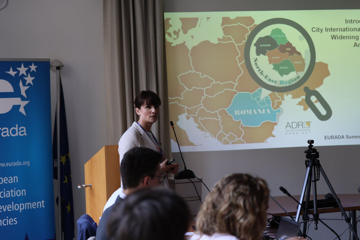 NERDAbxl's tweet photo. @Eurada_RDAs Summer School 2023 was a great occasion for us to sum up the 📚lessons learnt from the #internationalization efforts of our region.
👉Our colleague, Andreea Leru, gave insights about how to draw up a #CityInternationalizationStrategy.
#cooperation #NorthEast https://t.co/1VMcMxMvVT