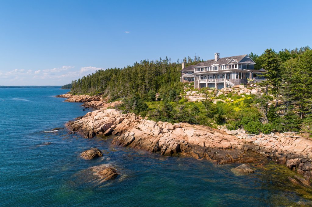 AlexandraMadera's tweet photo. American Architecture: 5 Luxury Shingle Style Homes https://t.co/4Db2q7vKvz https://t.co/UsbltOY8KB