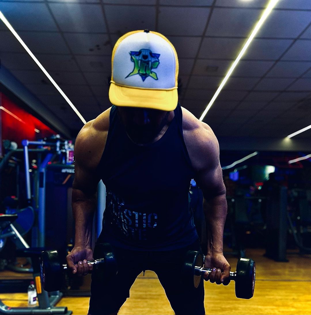 BOIncome's tweet photo. Its prep time 💯 #SharadKelkar is all set with a rigorous workout routine as he preps for his upcoming film #Ranti..

@SharadK7 #bollywood https://t.co/Q7RLR8EVqg