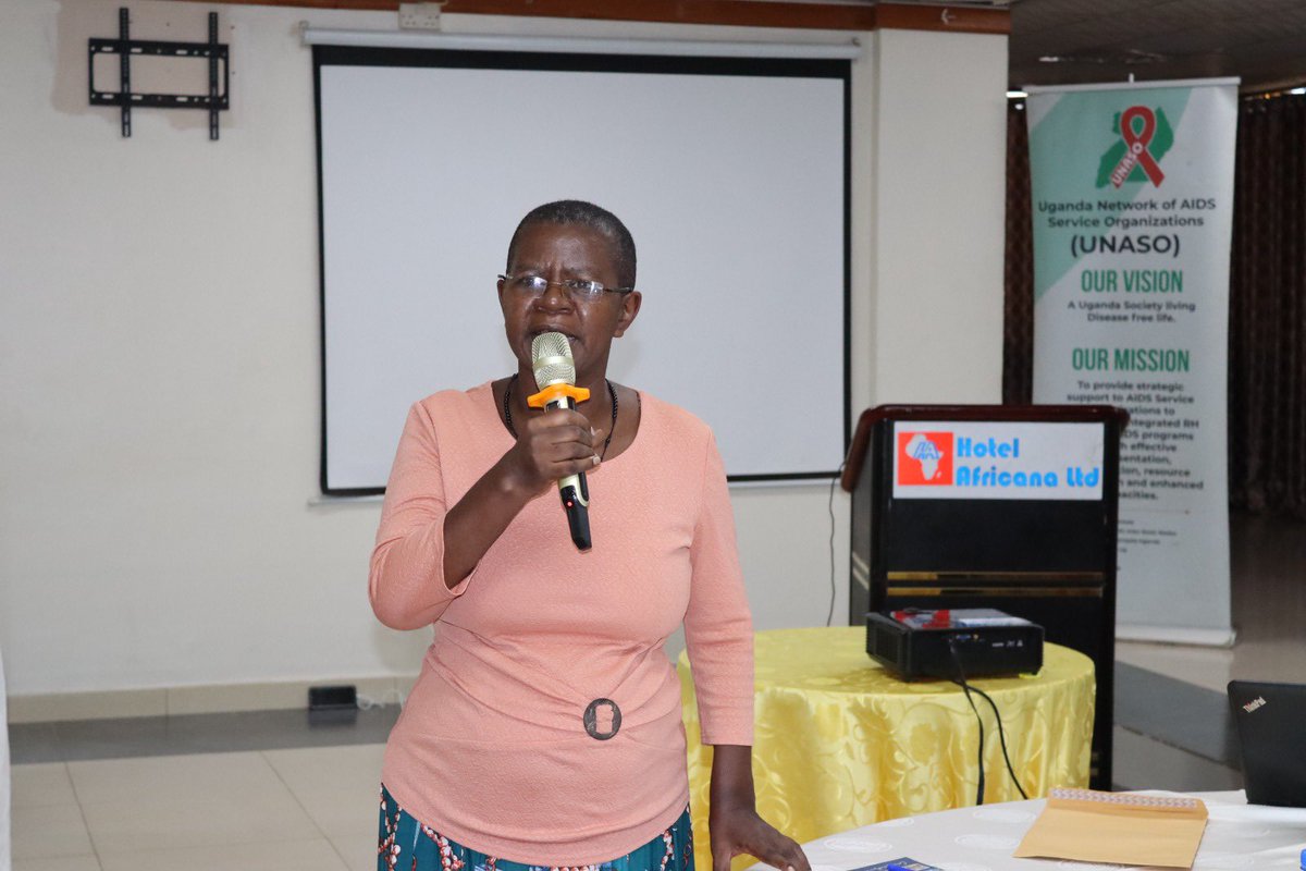 UNASO18's tweet photo. In 2019, around 65,897 TB cases were diagnosed and notified to the National TB and Leprosy Program (NTLP) 
Of the estimated 1,500 drug-resistant TB (DR-TB) cases in 2019, only 559 were diagnosed and notified to the NTLP.
This is due to limited documentation 

#CommunityScoreCard https://t.co/1g2nU6jBYd