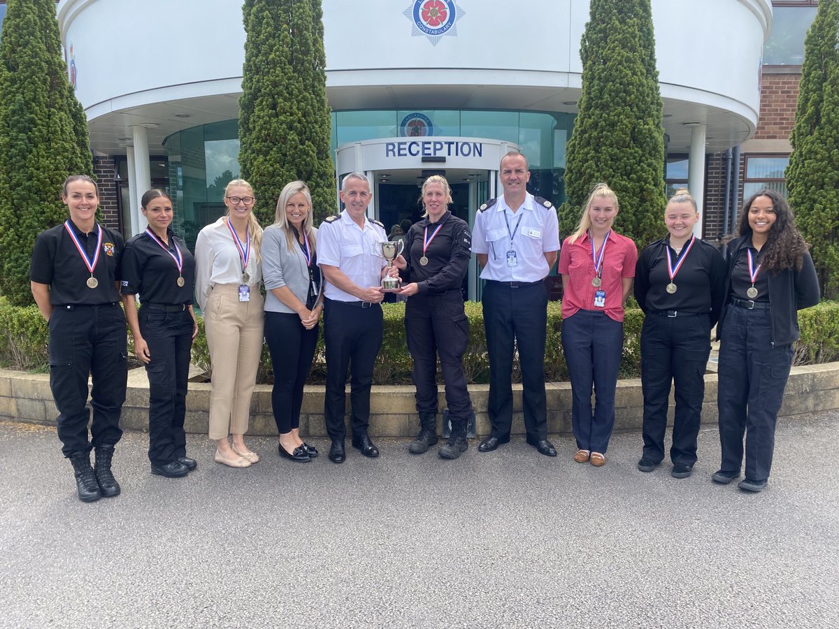 Russ_P5's tweet photo. It was brilliant for myself and the Chief to present ⁦@LancsPolice⁩ Netball team with our Sports Team of the Year Award and recognise that they have also been crowned the winners of the Police Sports UK Knockout competition 2023 … again!!👏👏. Well done team. https://t.co/njbub38ihB