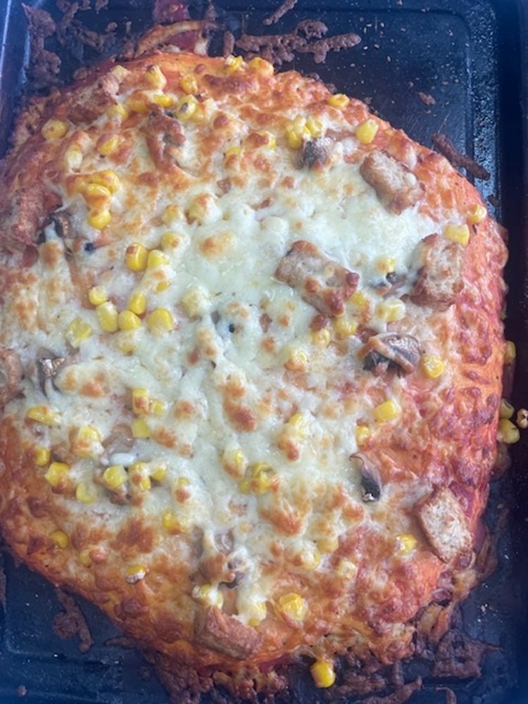 lodeheathschool's tweet photo. Cooking up a storm - Year 7 students were busy cooking fruit crumbles and Year 8 were hard at work making some amazing pizzas.  We hope they tasted as good as they looked 😋 https://t.co/zjHz2CPLDR