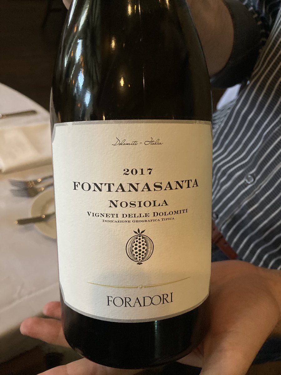 DoliverosDaniel's tweet photo. Always breaking new grounds @AzAgrForadori their 17(sexy mag) #Fontanasanta,made w/little known #Nosiola grape,aged & fermented in amphora,was terrific,lite gold color,intriguing aromas of dry apricot,ananas,wild flowers & marzipan,great concentration & texture,sexy juice https://t.co/PSqeUbeqmp