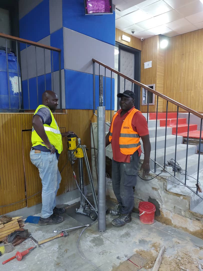 Samedia_Int's tweet image. Samedia in Senegal 🇸🇳 with our long-time partners, Senegal Bois.

Deep coring with 3 drills (450 + 1000 + 1500 mm).

Drill bits specially designed by Carbodiam 🇧🇪

Job done and well done! 👌

More info: davut.akcayir@samedia.com

#diamondcorebit #samedia #senegal #corebit