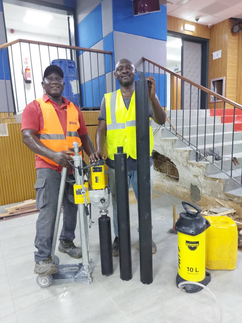 Samedia_Int's tweet image. Samedia in Senegal 🇸🇳 with our long-time partners, Senegal Bois.

Deep coring with 3 drills (450 + 1000 + 1500 mm).

Drill bits specially designed by Carbodiam 🇧🇪

Job done and well done! 👌

More info: davut.akcayir@samedia.com

#diamondcorebit #samedia #senegal #corebit