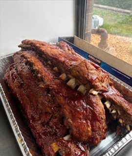 SuncloudHealth's tweet photo. This July 4th, the spotlight is on our chef - Victor! He provides expert culinary skills to our patients and brings genuine authenticity to the patients through the food he makes. Our residents were treated to Homemade Ribs, Cornbread, Watermelon Slices, and BUILD YOUR ELOTE! https://t.co/EStwPFsaie