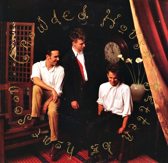 aresluoga's tweet photo. Five promotional singles were taken from #CrowdedHouse's 1988 studio album, #TempleOfLowMen.
#BetterBeHomeSoon (AUS #2 / NZ #2 / US #42)
#WhenYouCome (AUS #27)
#IntoTemptation (AUS #59 / NZ #38)
#SisterMadly (AUS #66 / NZ #26)
#IFeelPossessed (AUS #93) https://t.co/1qW0LHtlaB