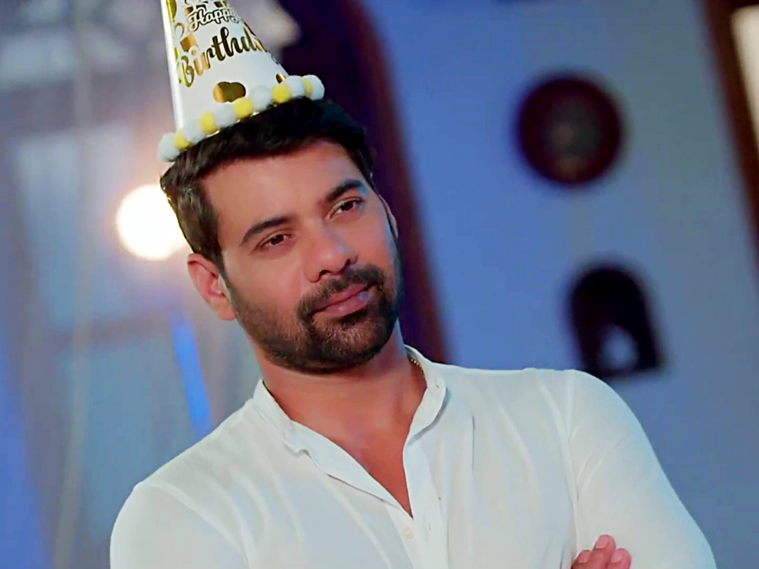 Andrasabe's tweet photo. #ep413 #RadhaMohan #ShabirAhluwalia #MohanTrivedi https://t.co/j24X47CZ5o
