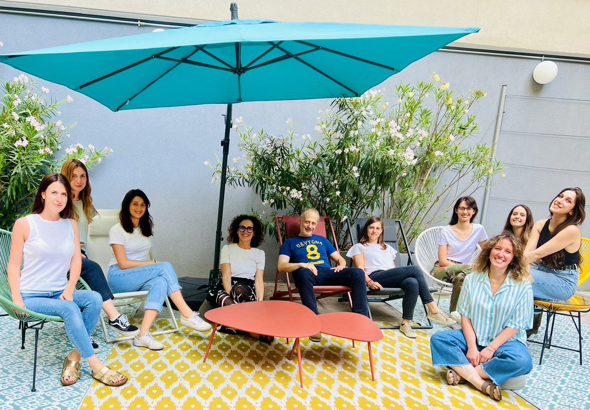 PsychopharmLab's tweet photo. Here we are! ✨ 
#NewProfiePic for the @PsychopharmLab 

Good #food, good #science, good time #together! https://t.co/FqyUjlwfkN