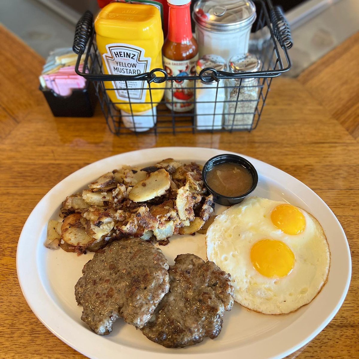 BJsNVBBQ's tweet photo. #GoodMorning! We’re back in action today serving the best #breakfast in Northern Nevada. Come in and order yours by noon. 

See you soon! 

.
.
.

#Wednesday #BJsNVBBQ #Delicious #Food #SparksProud #FamilyOwned #SparksNV #SparksNevada #NorthernNevada #HomeMeansNevada https://t.co/GAKBrgCTI5