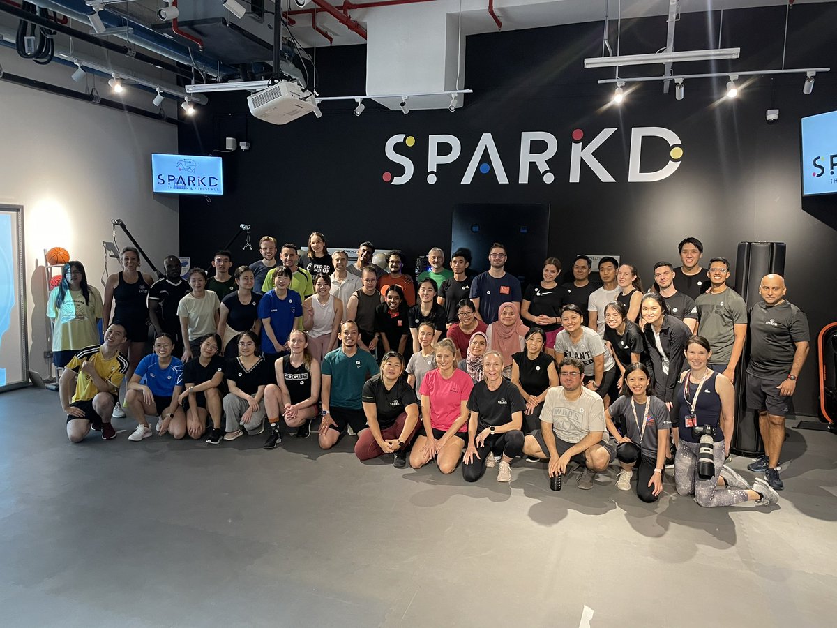 AndreaBMaier's tweet photo. Great brain / musculoskeletal exercise today at #SPARD with our #HLTI23 of @HealthyLongeviT, @NUSMedicine! #longevity, #exercise, #medicine, #science https://t.co/L96MetpAd8