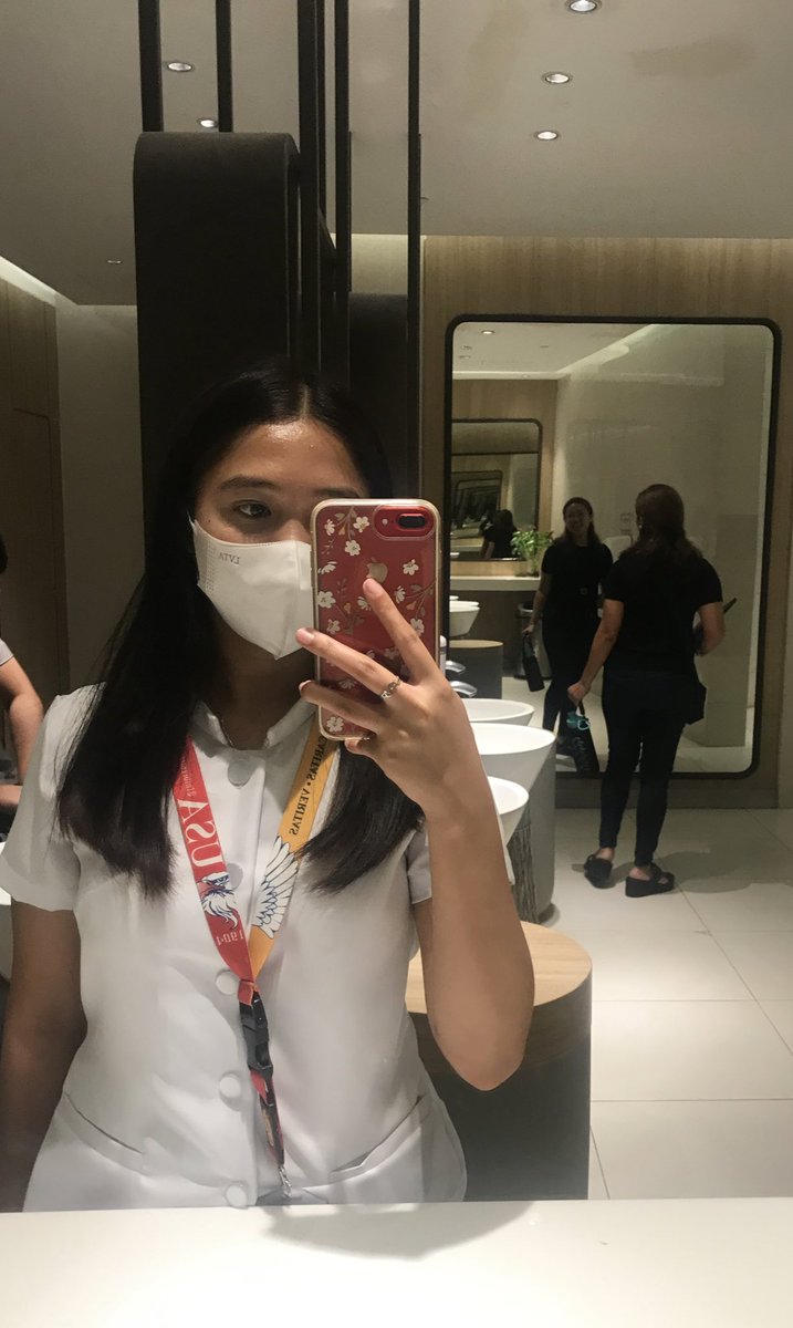 ahlenmi's tweet photo. first time wearing the white unif 🧝🏻‍♀️ https://t.co/RSrnhi2Pat