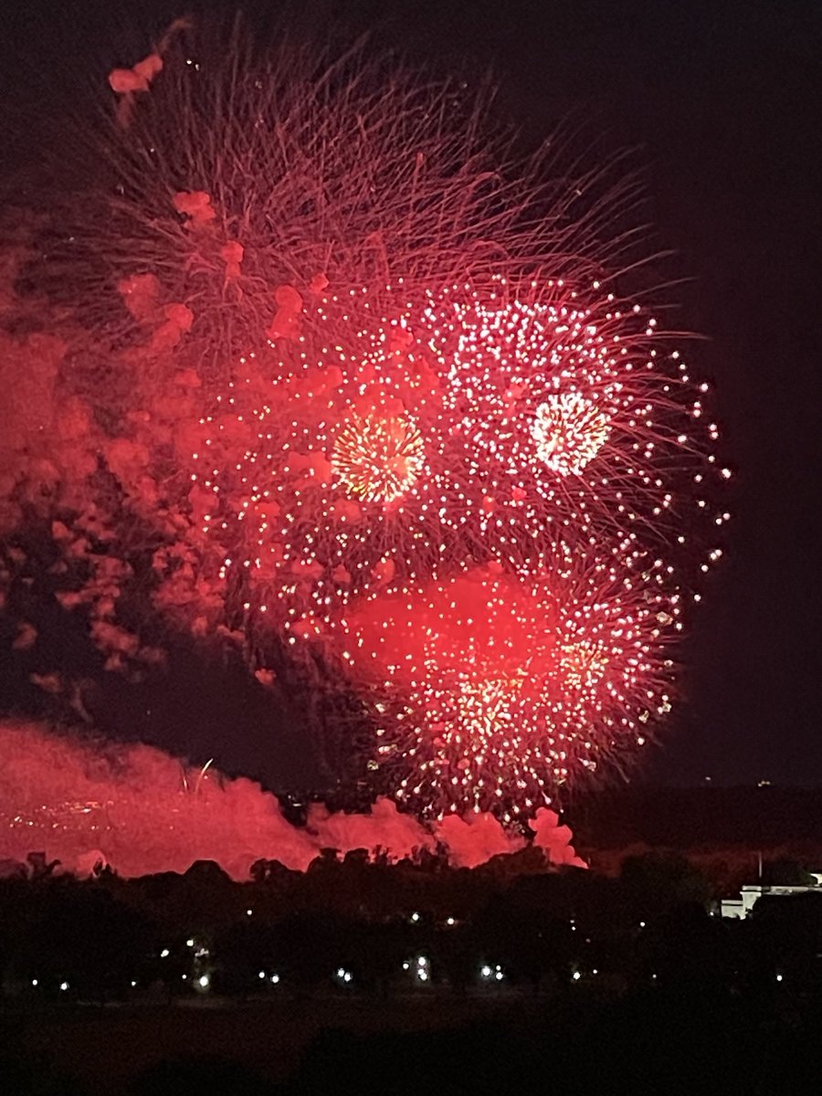 EdwardKarlTax's tweet photo. A #Capitol 4th from my “old” office. #July4th #4thofjuly #fireworks https://t.co/PrE5ZqwZ3W