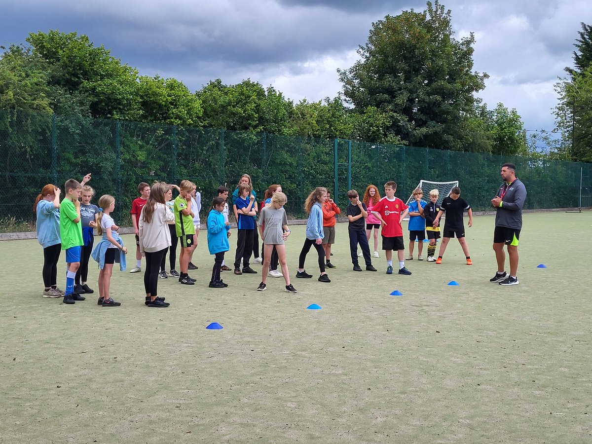 Thank you to Ace of Sports for a fantastic afternoon of sports based activities with the Year 6. Lots of fun was had!
@DSiabod <a href="/SychdynSchool/">Ysgol Sychdyn</a>