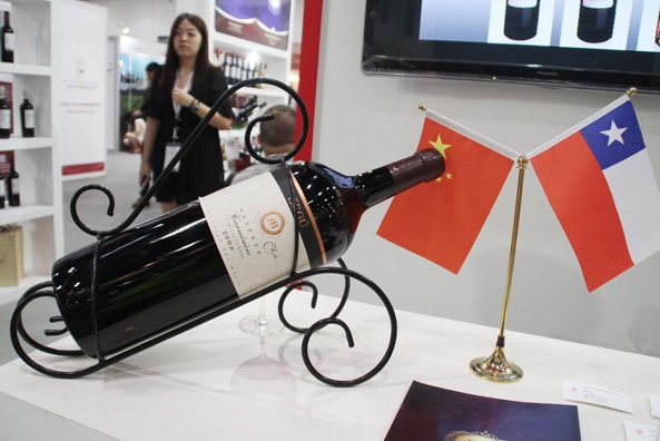 WAAAweb3's tweet image. Chile&apos;s largest wine group, Viña Concha y Toro (VCT), has entered into an exclusive partnership with COFCO Wines to distribute two flagship brands, Casillero del Diablo and Diablo, in the Chinese market, appealing to young drinkers with its approachable style
#hkweb3 #hkwine
