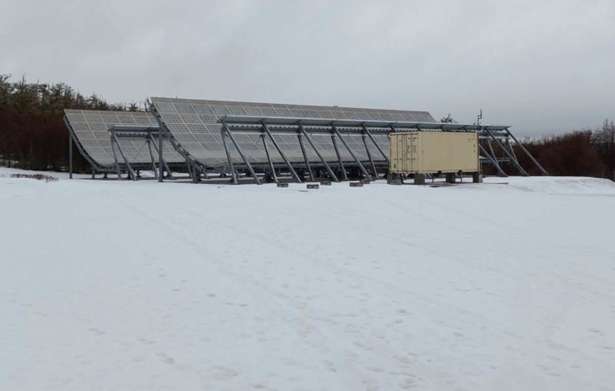 fedefrigerio's tweet image. Indignación es lo que sentimos cuando nos enteramos que al Gobierno Nacional y Provincial se les pasó por alto la instalación de una estación terrena satelital de una empresa de capitales británicos en Tierra del Fuego (hilo)