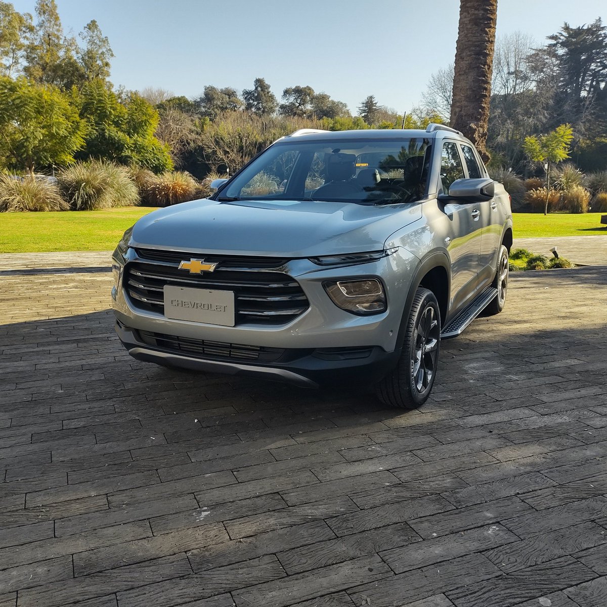 #Chevrolet inicia la comercialización de su nueva pickup #Montana en sus dos versiones, LTZ y Premier en #Argen <a href="/ChevroletArg/">Chevrolet Argentina</a>