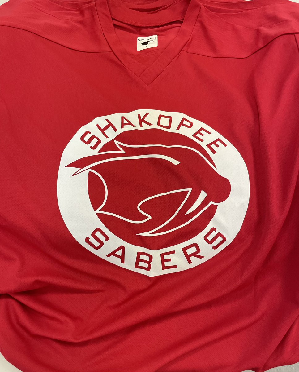 A quick run of practice jerseys heading over to our friends Shakopee Boys Hockey!

#teamapparel #heatteansfervinyl