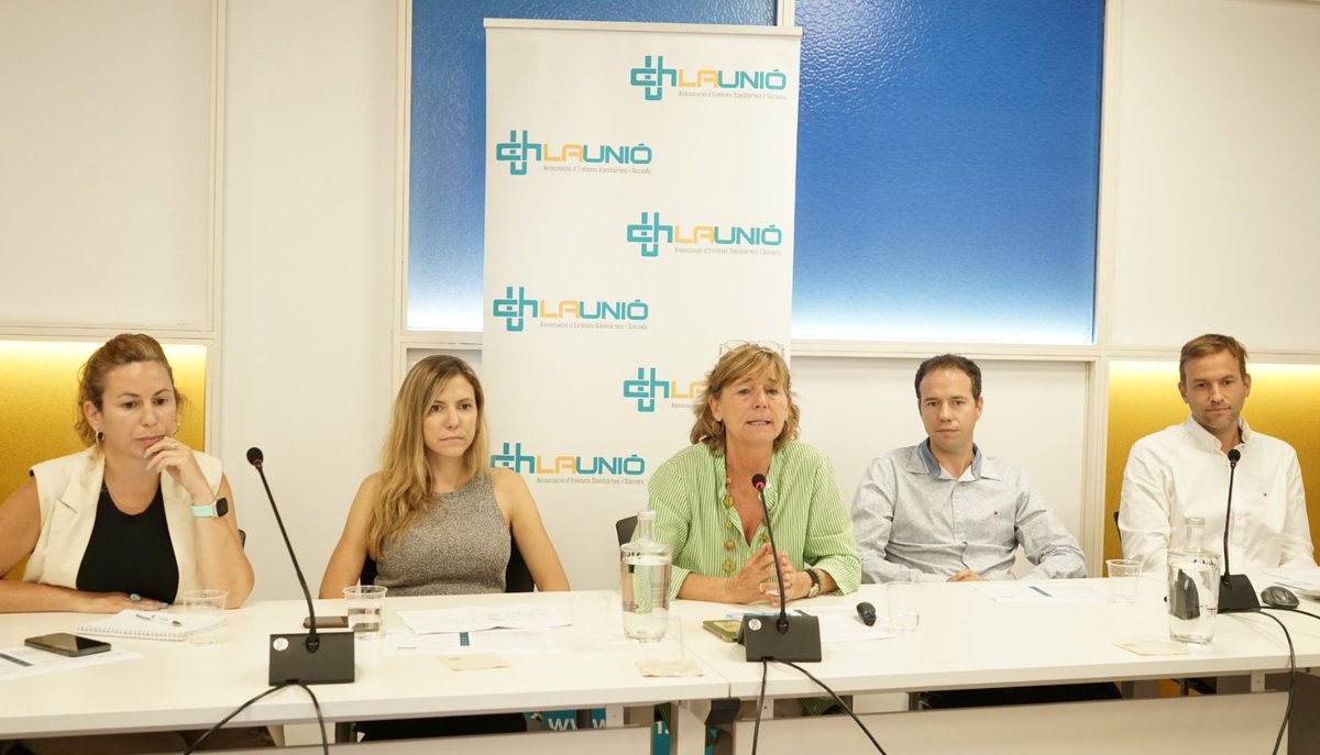 IGuttmann's tweet photo. 🗣️Blanca Cegarra, Experiència Pacient i recerca social de l'Institut Guttmann i Andrea Santamaria d'@atheneasolution parlen del Pla d'acollida de pacients al webinar "Experiència persona i família" de la @uchcat junt @NSWHealth @DigimEvolution @eliserram i @CarlesO16 https://t.co/Uy09GzYh63